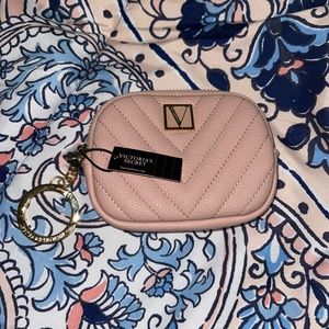 Victoria’s Secret- The Victoria Essential Pouch
